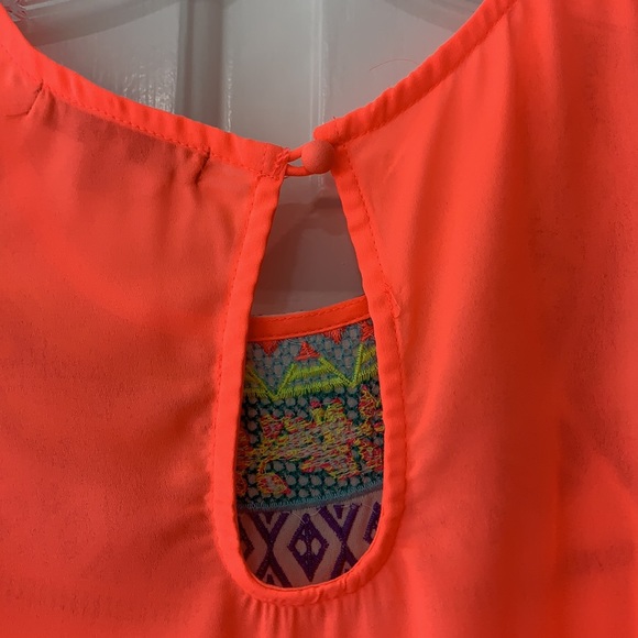 Karlie Like New Coral Tank With Details - Picture 7 of 9